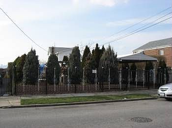 1st image of 2240 98th St