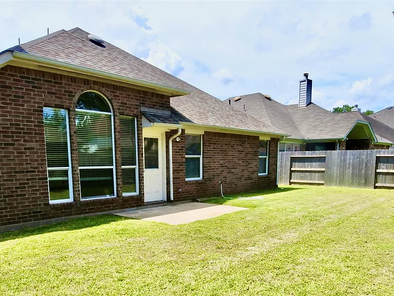 19314 Chislestone Ln — Photo 17