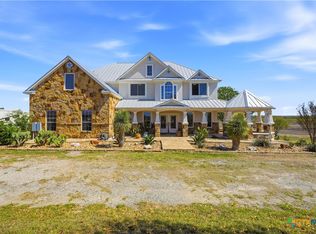 100 Mayfield Ln, Lockhart, TX 78644