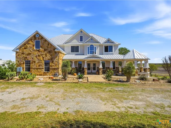 100 Mayfield Ln, Lockhart, TX 78644