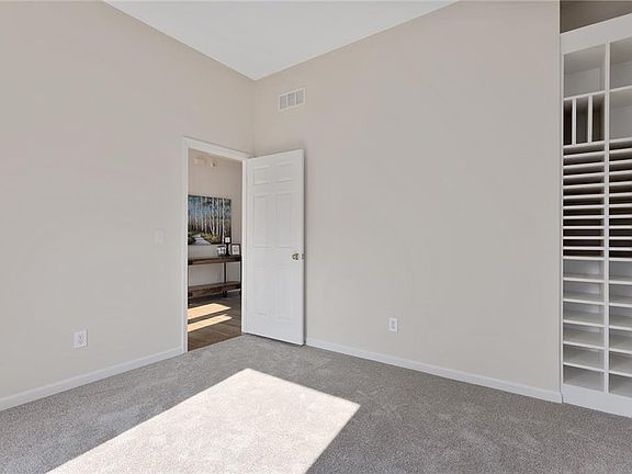5th image of 5901 N Ames Ave