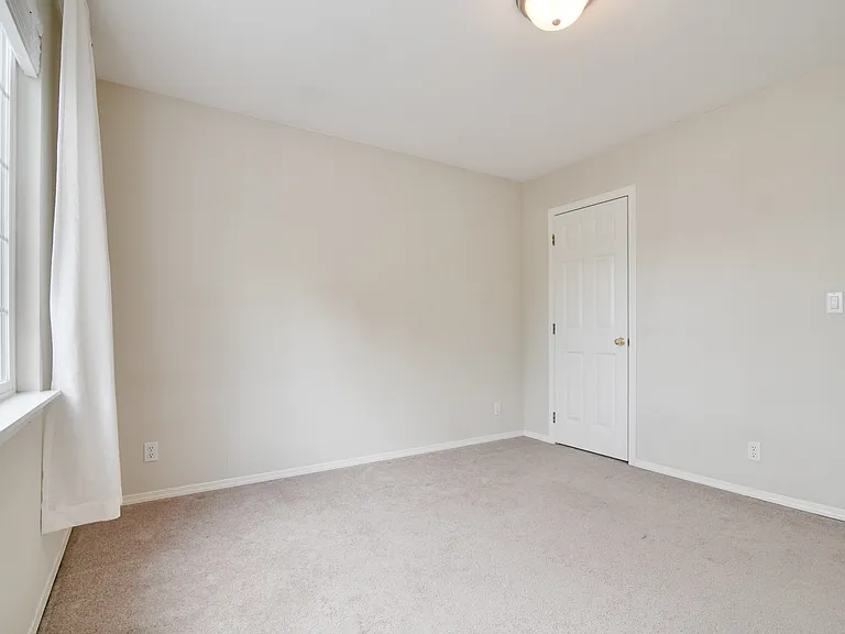 16920 Tulip Ln — Photo 30