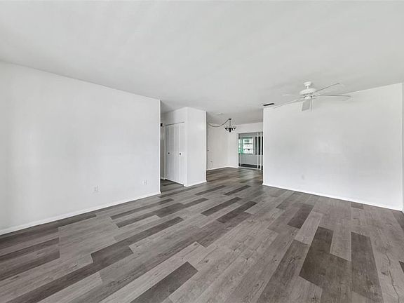 4th image of 1110 Vernon Ave
