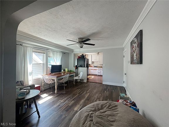 5th image of 2132 Morrison Ave