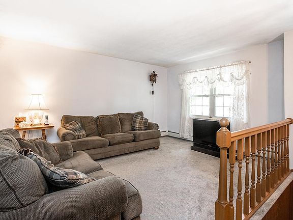2nd image of 305 N Bernard St