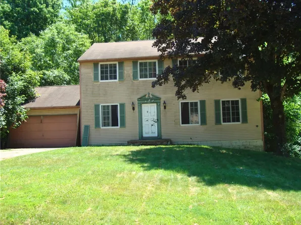 493 Park Ridge Dr, Munroe Falls, OH 44262