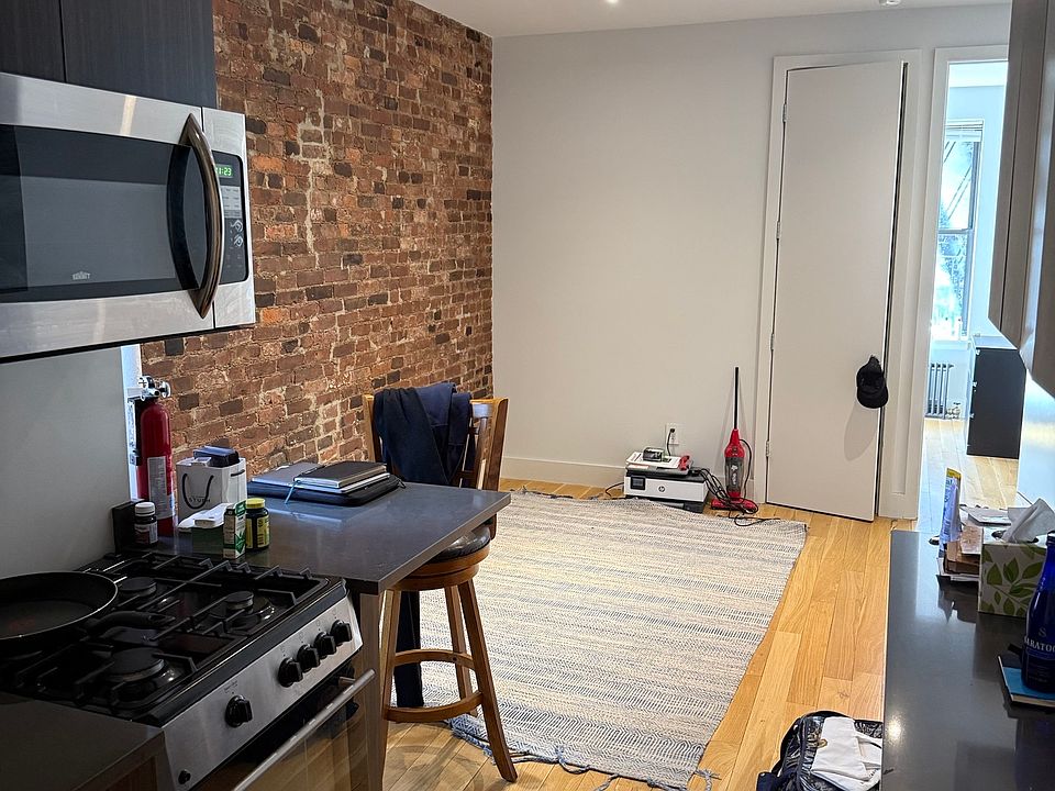 1st image of 166 Elizabeth St APT 1D