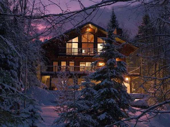 1420 Rue Des Bouleaux, Mont Tremblant, QC J8E 0L3