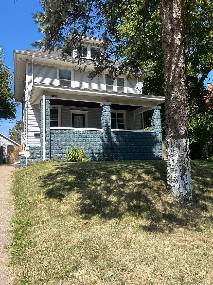 1611 NE Glen Oak Ave photo 1