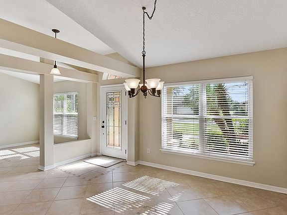 4th image of 20321 Melville St