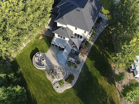 4th image of 28 Emerald Creek Dr