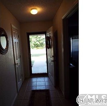 Spacious Foyer Area