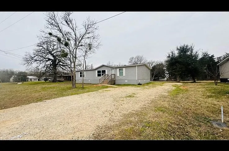 124 Pine Song — Photo 1