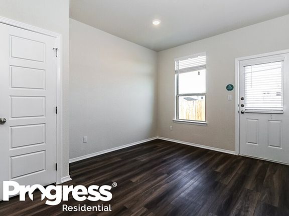 5th image of 213 Cobb Branch Dr