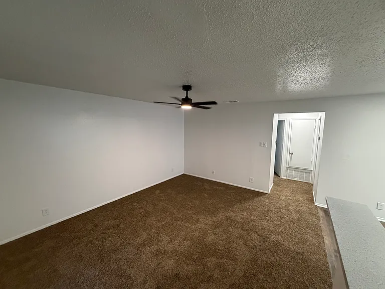 5305 Saint Georges Grn #D — Photo 3