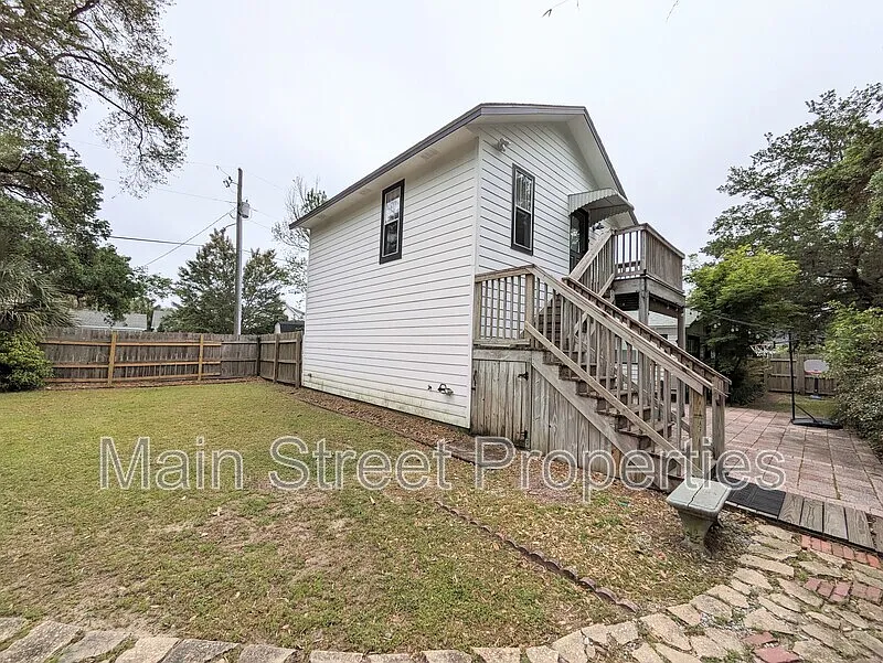 Building Photo - 1705 N 17th Ave