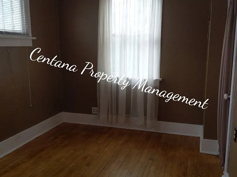 1138 W Park St — Photo 11