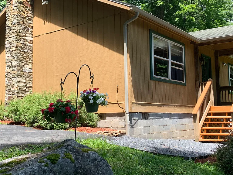1275 Foster Rd — Photo 13