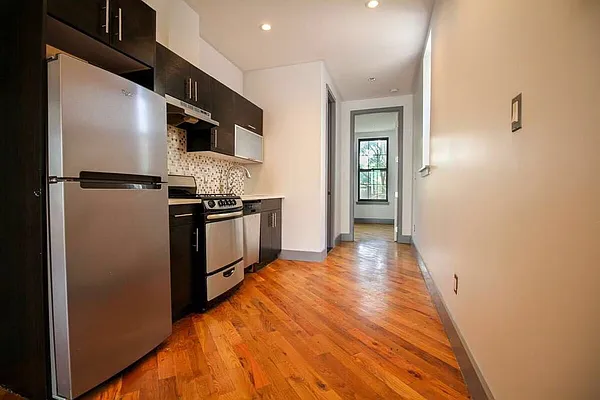 Rented by NAN Enterprise LLC | media 19