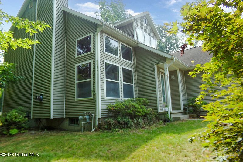 2nd image of 778 Schuyler Way