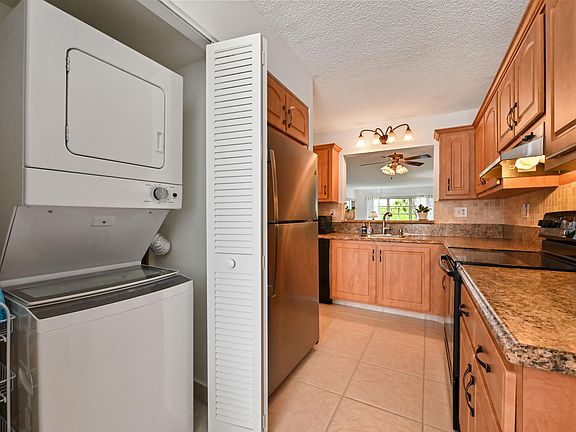 5th image of 5919 Areca Palm Court #B