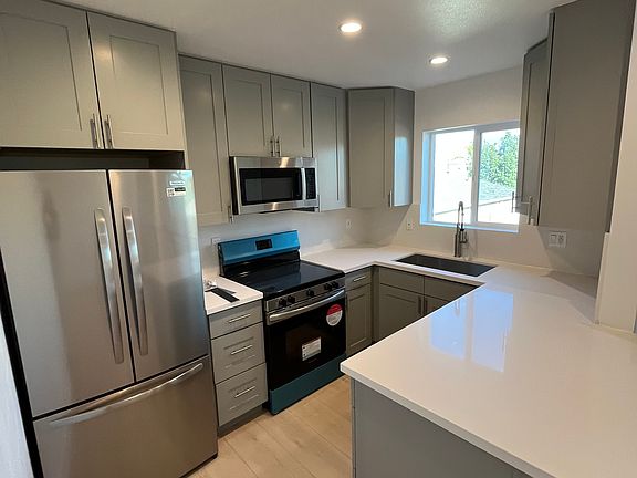 2nd image of 6725 Vineland Ave #6723-B