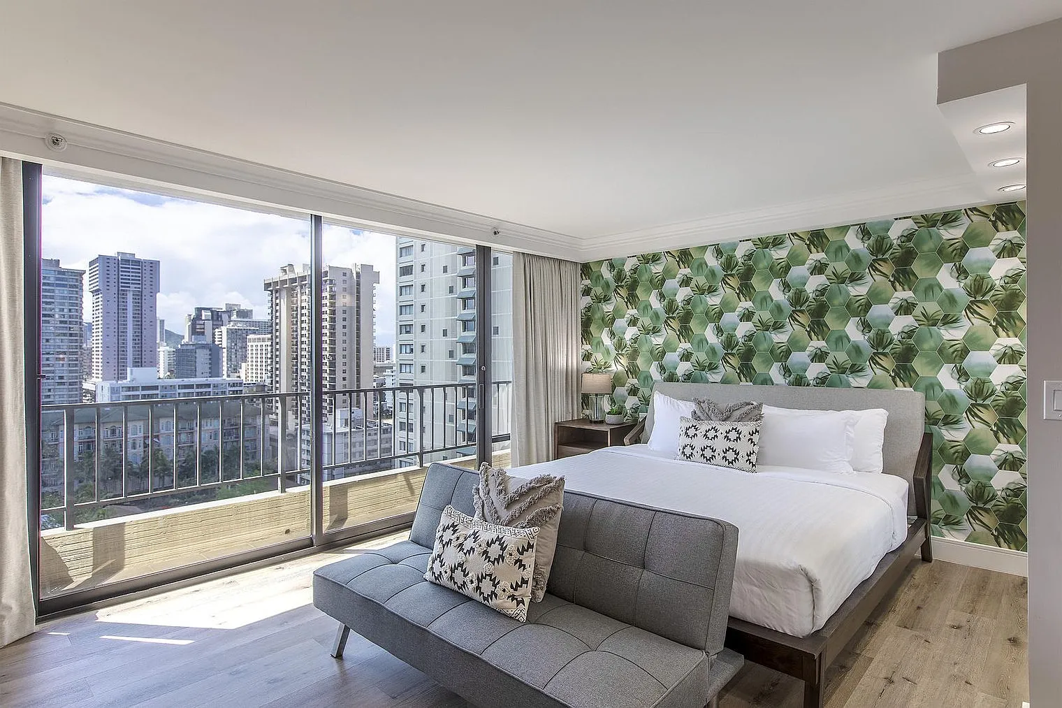 Studio, 1.0 bath, 355 sqft, $3,714 — Photo 3