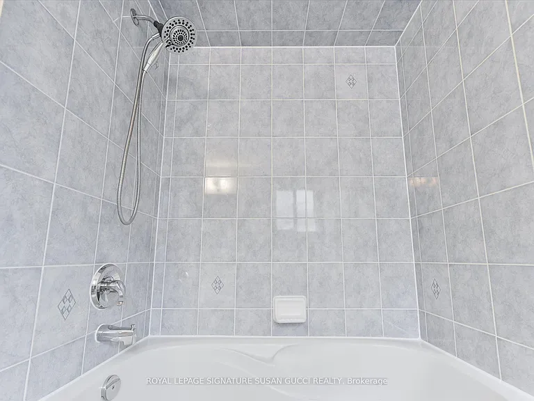 51 Landsdown Cres — Photo 21