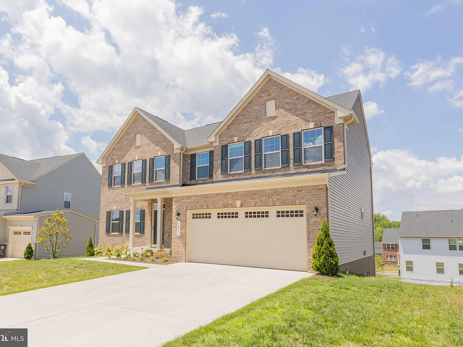 5 bed, 4.5 bath, 4272 sqft, $4,400 — Photo 4