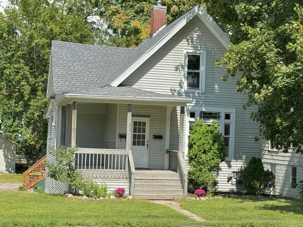 210 E Washington St, Greenville, MI 48838