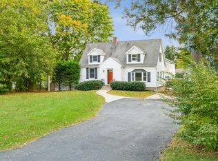 188 W 21st St, Huntington Station, NY 11746