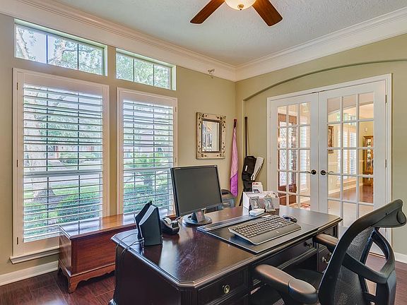 5th image of 3119 W Oaks Blvd