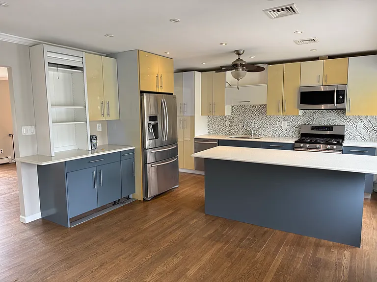 266 Edward Ave #2 — Photo 2