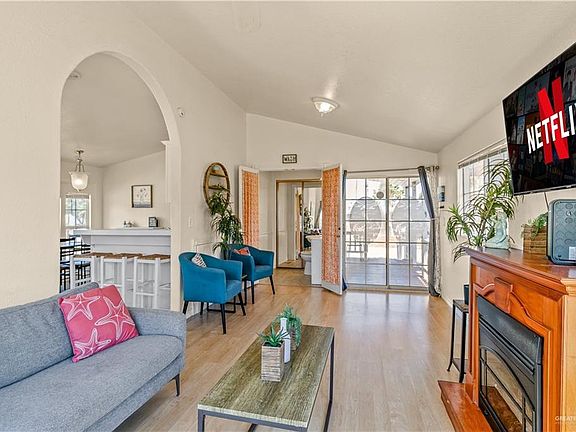 3rd image of 819 E Oyster Dr