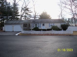 19 Little John Cir, Oxford, MA 01540