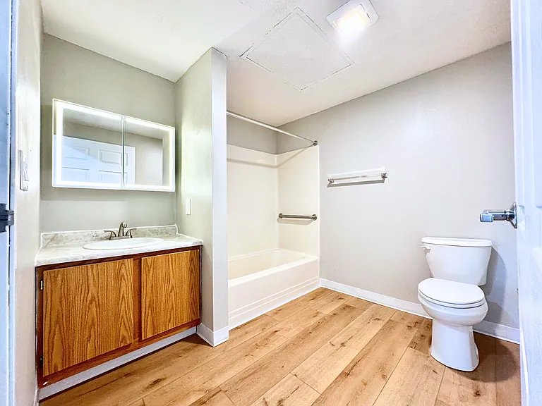 Vibrant City Living at Tower Lofts, Sidney — Photo 37