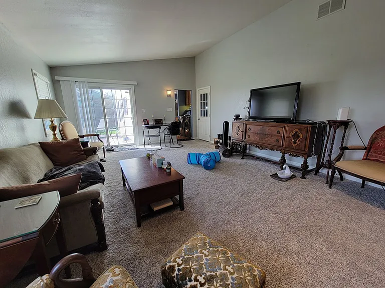 1801 Kenny Ave — Photo 9