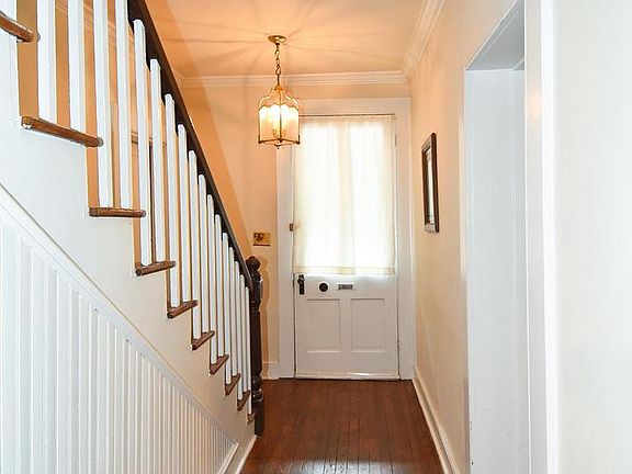 2nd image of 502 Fauquier St
