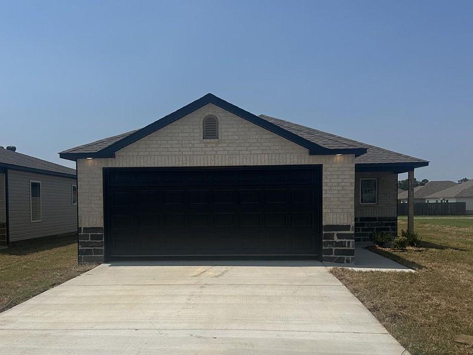 1st image of 115 Lucy Ln