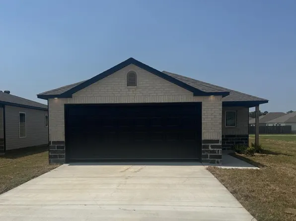 115 Lucy Ln, Maumelle, AR 72113
