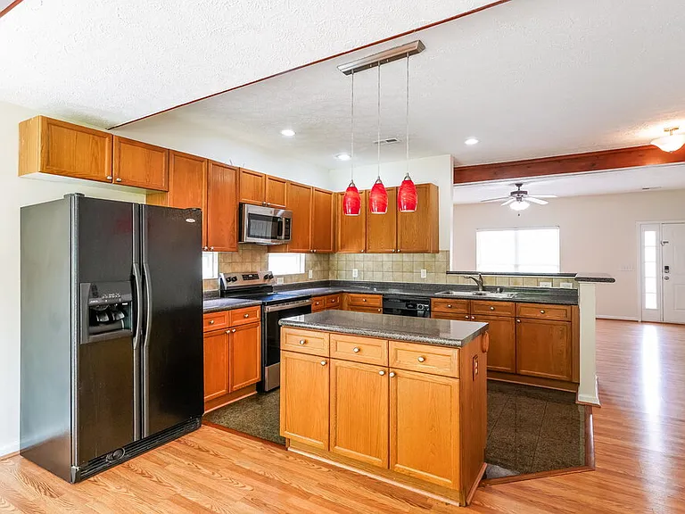 7212 Legacy Dr — Photo 8
