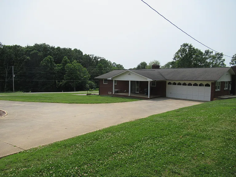 1357 Beal Rd — Photo 27