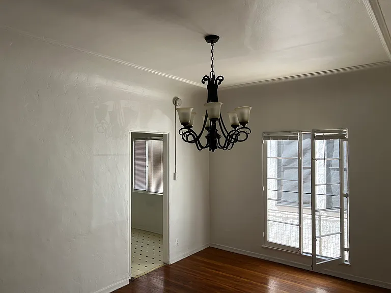 347 N Orange Grove Ave — Photo 10