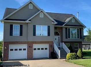 105 Maple St, Bruceton Mills, WV 26525