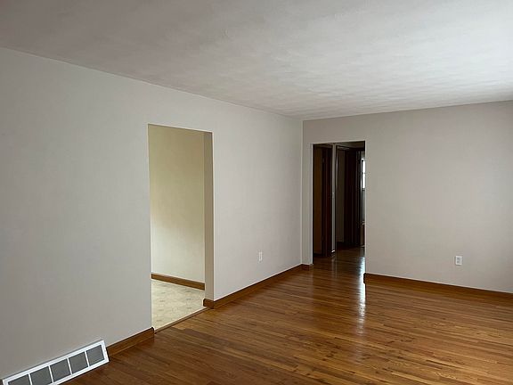 2nd image of 413 Carol Dr