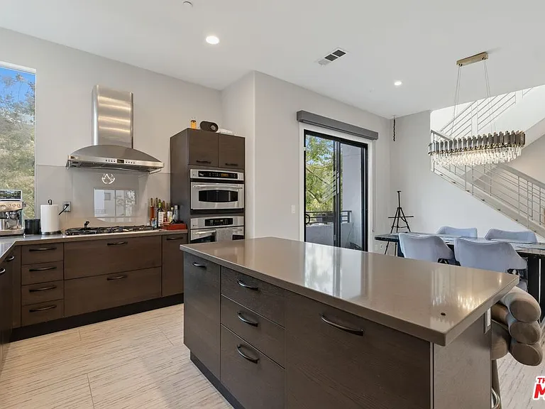 12911 Bluff Creek Dr — Photo 15