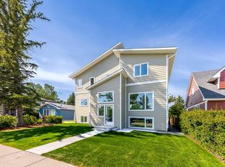 3520 NE Bulyea Cres NW, Calgary, AB T2L 1N7