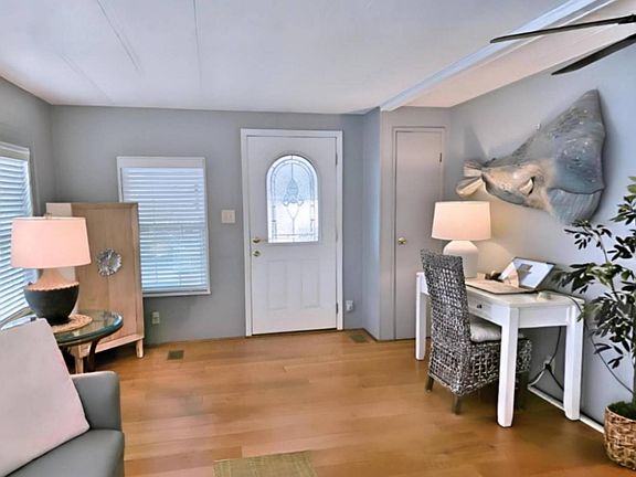 3rd image of 170 Sanibel St