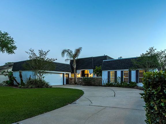 4th image of 2822 Fairway Dr