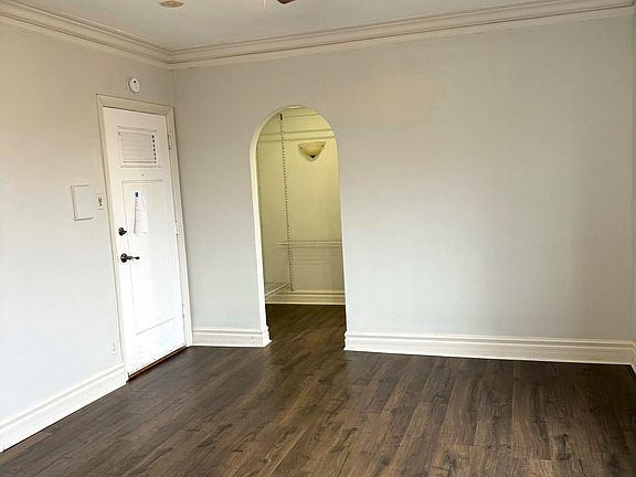 4th image of 320 Wisconsin Ave #305